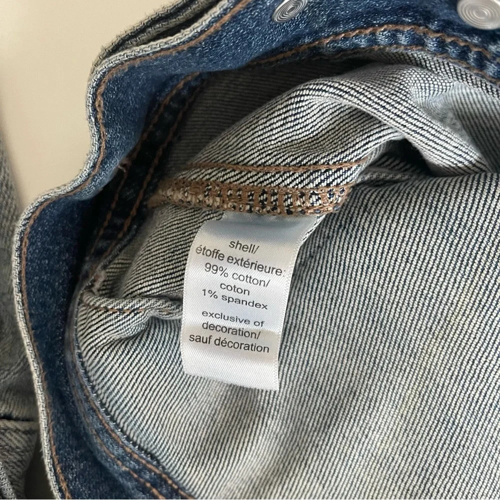 Maurices Medium Sandblast Wash Vintage Destructed Denim Jacket Medium Women’s - Picture 11 of 12